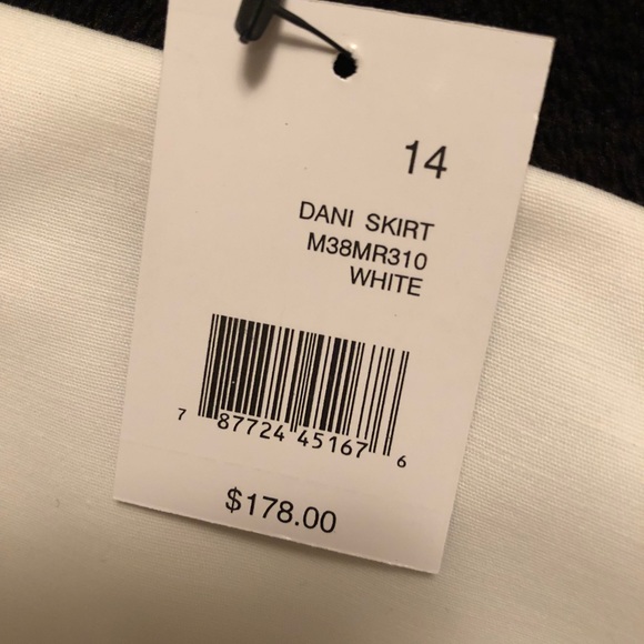 Tahari woman’s suit - Picture 5 of 8